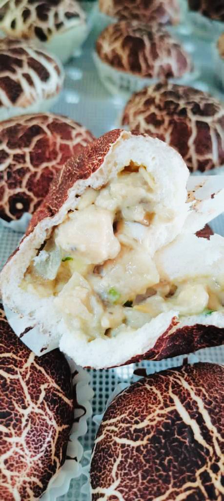 蘑菇鸡包 —— Mushroom chicken bun (4pcs)